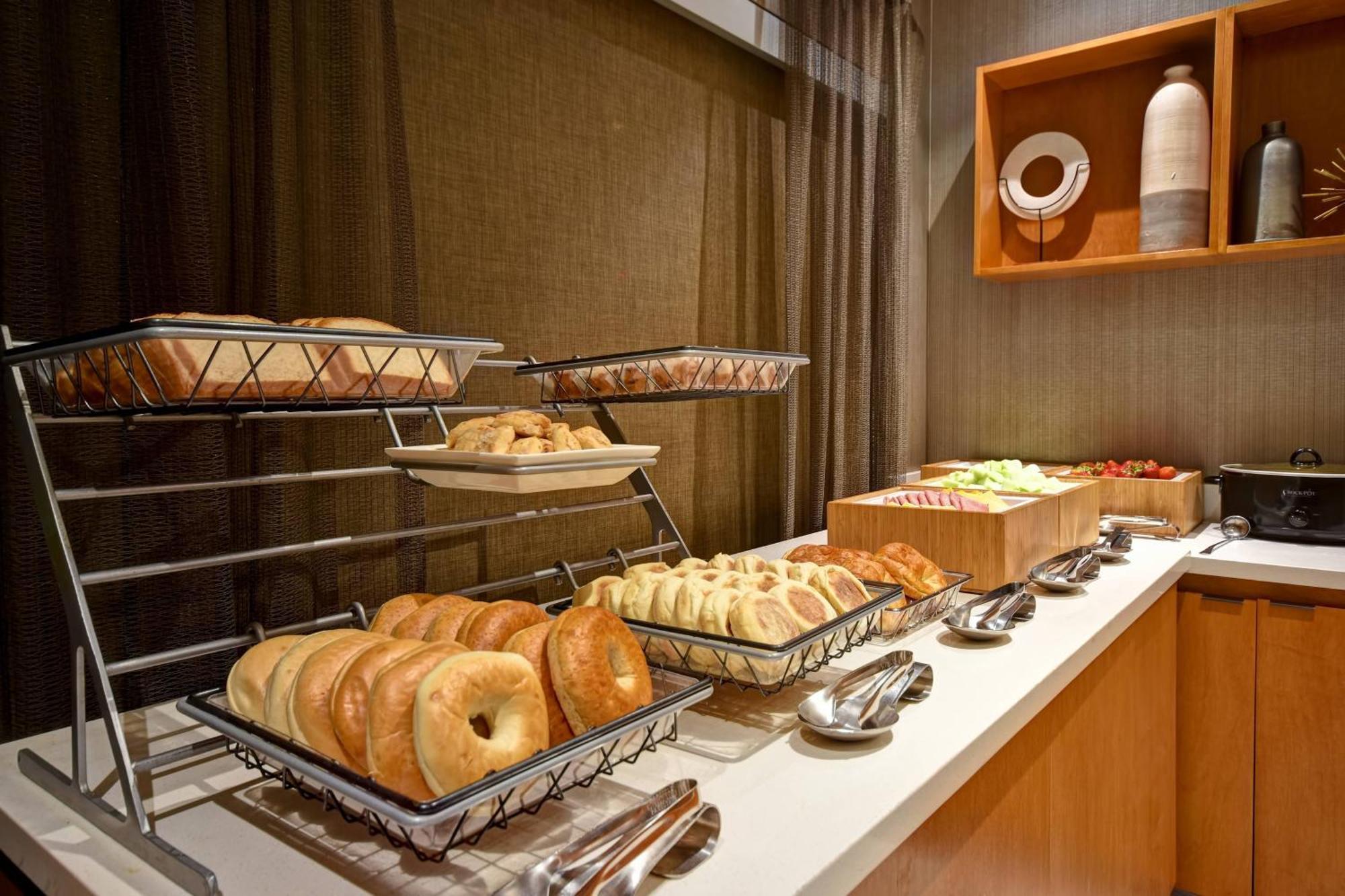 Springhill Suites By Marriott Atlanta Кеннесо Екстер'єр фото