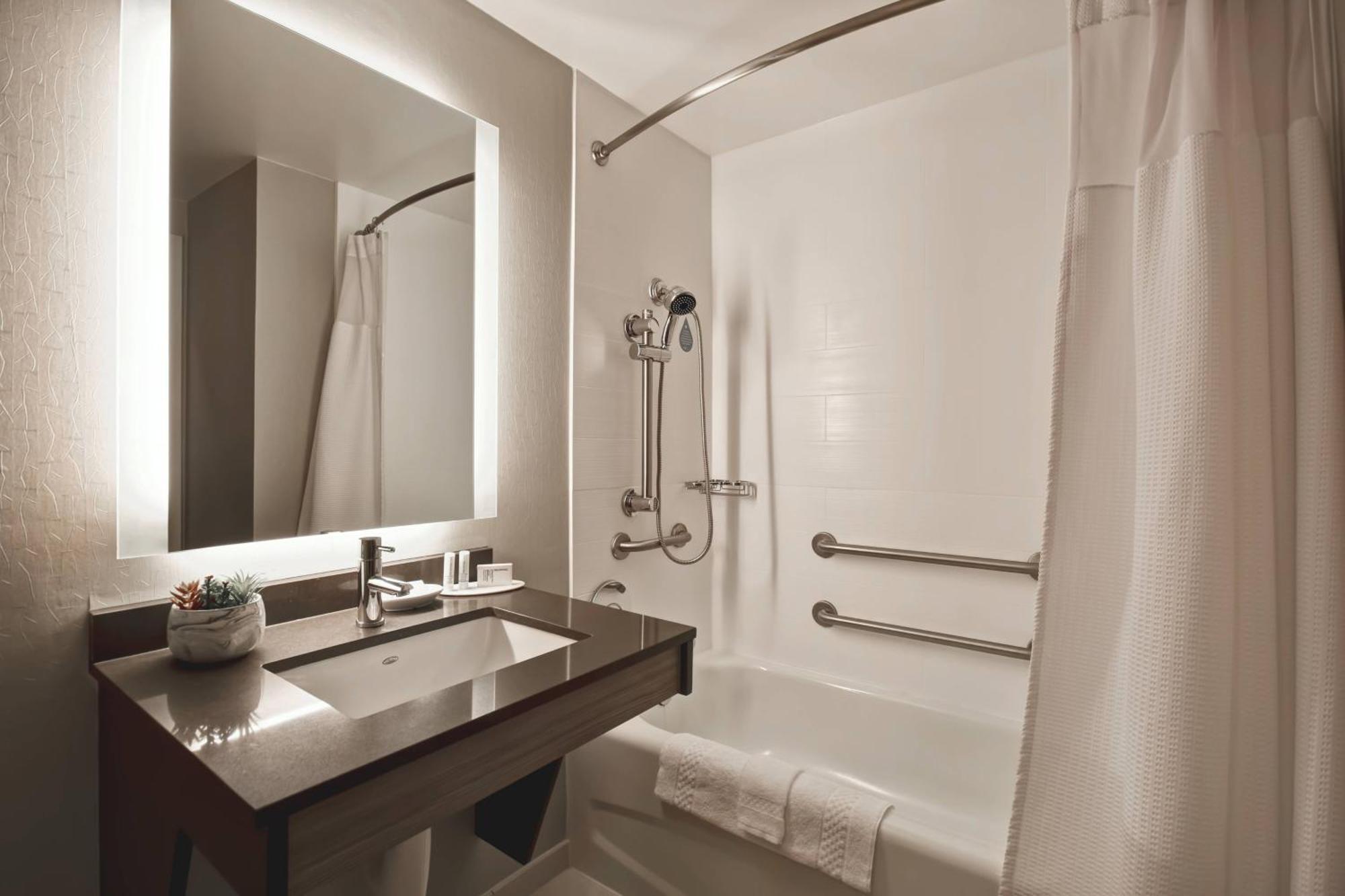Springhill Suites By Marriott Atlanta Кеннесо Екстер'єр фото
