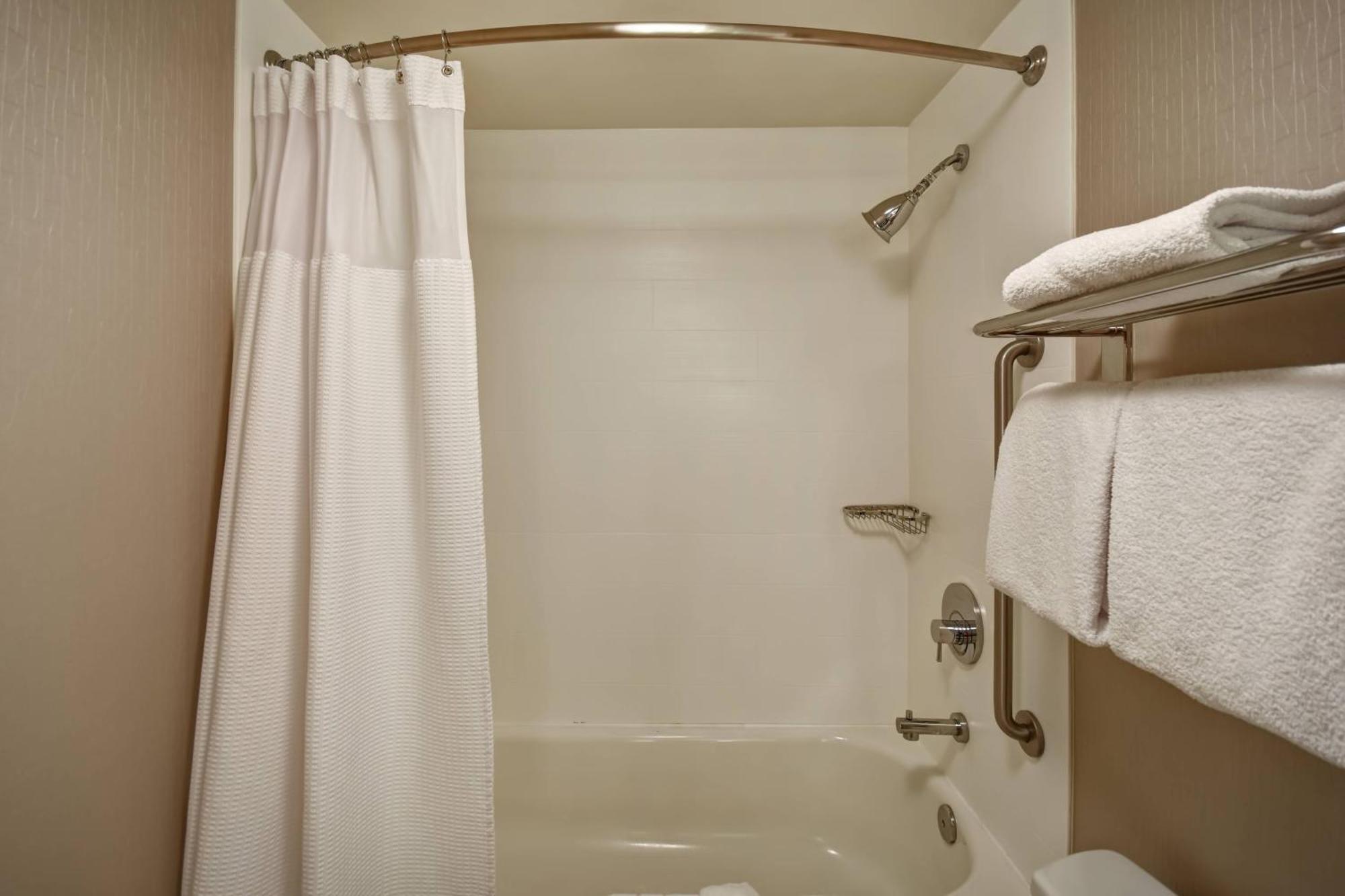Springhill Suites By Marriott Atlanta Кеннесо Екстер'єр фото